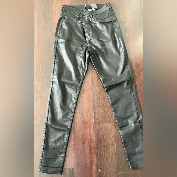 Black faux leather pants for fall - Picture 2 of 2